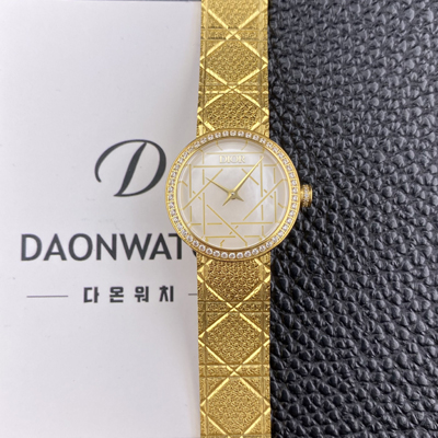 
[디올] 여성용 라디드 사틴 25mm 다이아몬드 18K 옐루골드 쿼츠 무브먼트 화이트 자게 다이얼 dio1001