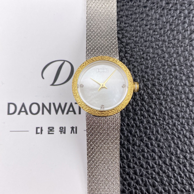 
[디올] 여성용 라디드 사틴 25mm 쿼츠 무브먼트 화이트 자게 다이얼 dio1003