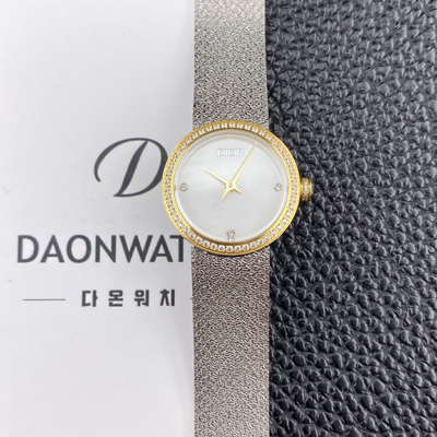 
[디올] 여성용 라디드 사틴 25mm 다이아몬드 쿼츠 무브먼트 화이트 자게 다이얼 dio1005