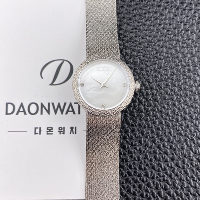 
[디올] 여성용 라디드 사틴 25mm 쿼츠 무브먼트 화이트 자게 다이얼 dio1010