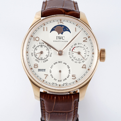 [아이더블유씨] 남성용 포루투기즈 IW502306 퍼페추얼 캘린더 싱글 문 44mm 18k 로즈골드 오토매틱 무브먼트 화이트 다이얼 iwc4108