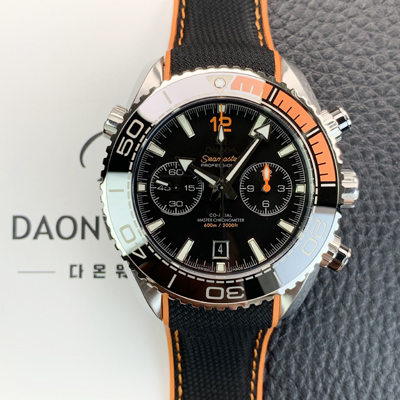 [오메가] 남성용 씨마스터 신제품 215.32.46.51.01.001 플래닛 오션 600m 코액시얼 마스터 크로노미터 45.5mm 크로노그래프 오토매틱 Cal.9900 타입 블랙 다이얼 omg0198