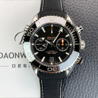 [오메가] 남성용 씨마스터 신제품 215.33.46.51.01.001 플래닛 오션 600m 코액시얼 마스터 크로노미터 45.5mm 크로노그래프 오토매틱 Cal.9900 타입 블랙 다이얼 omg0200