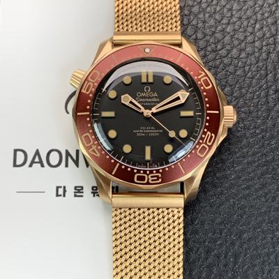 [오메가]남성용 씨마스터 다이버 210.90.42.20.01.003 300M 마스터 코액시얼 브론즈 골드 42mm 오토메틱 Cal.8806 타입 블랙 다이얼 omg0218