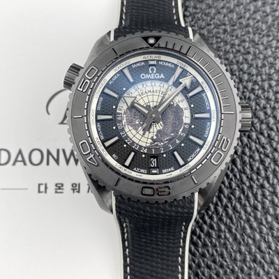[오메가] 남성용 씨마스터 GMT세라믹 215.92.46.51.01.003 플래닛 오션 600m 코액시얼 월드타이머 45.5mm 마스터 크로노미터 오토매틱 Cal.8938 타입 블랙 다이얼 omg0231