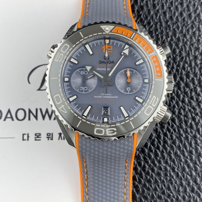 [오메가] 남성용 씨마스터 신제품 215.92.46.51.99.001 플래닛 오션 600m 코액시얼 마스터 크로노미터 45.5mm 크로노그래프 오토매틱 Cal.9900 타입 그레이 다이얼 omg0241