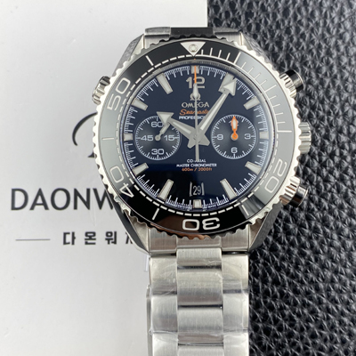 [오메가] 남성용 씨마스터 신제품 215.30.46.51.01.001 플래닛 오션 600m 코액시얼 마스터 크로노미터 45.5mm 크로노그래프 오토매틱 Cal.9900 타입 블랙 다이얼 omg0250