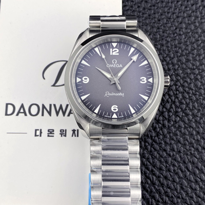 [오메가] 남성용 레일마스터 235.10.38.20.06.001 코액시얼 마스터 38mm 크로노미터 오토매틱 Cal.8806타입 그레이 그라데이션 다이얼 omg0270