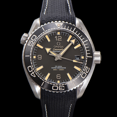 [오메가] 남성용 씨마스터 신제품 215.32.44.21.01.002 플래닛 오션 600m 코-액시얼 마스터 크로노미터 43.5mm 오토매틱 Cal.8900 타입 우레탄줄 딤그레이 다이얼 omg20252