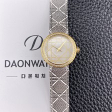 
[디올] 여성용 라디드 사틴 25mm 다이아몬드 쿼츠 무브먼트 화이트 자게 다이얼 dio1006