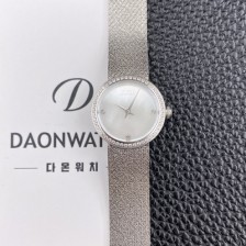 
[디올] 여성용 라디드 사틴 25mm 다이아몬드 쿼츠 무브먼트 화이트 자게 다이얼 dio1007