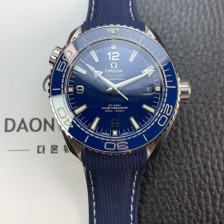 [오메가] 남성용 씨마스터 신제품 215.33.44.21.03.001 플래닛 오션 600m 코-액시얼 마스터 크로노미터 43.5mm 오토매틱 Cal.8900 타입 우레탄줄 블루 다이얼 omg0192