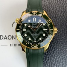 [오메가] 남성용 씨마스터 210.62.44.20.01.001 다이버 300M 마스터 코액시얼 42 문샤인 골드 오토매틱 Cal. 8801타입 그린 다이얼 omg0221