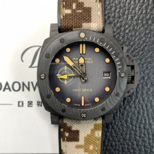 [파네라이] 남성용 서브머시블 콰란타콰트로 루나로사 PAM01513 GMT 네이비씰 카보테크 44mm 오토매틱 Cal P. 900타입 그레이 다이얼 pan5235