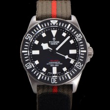 [튜더] 남성용 폴라고 베스트 에디션 티타늄 M25717N-0001 오토매틱 무브먼트 블랙 다이얼 tud4247