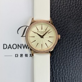 파텍필립 여성용 칼라트라바 4897R-010 나토천/가죽줄 18K 로즈골드 33mm 오토매틱 Cal.324 타입 크림 다이얼 pat2250 실사 이미지
